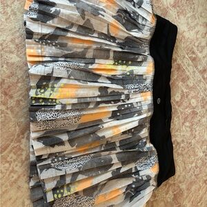 Rare lululemon skirt. Super cute style and pattern. Size 8.